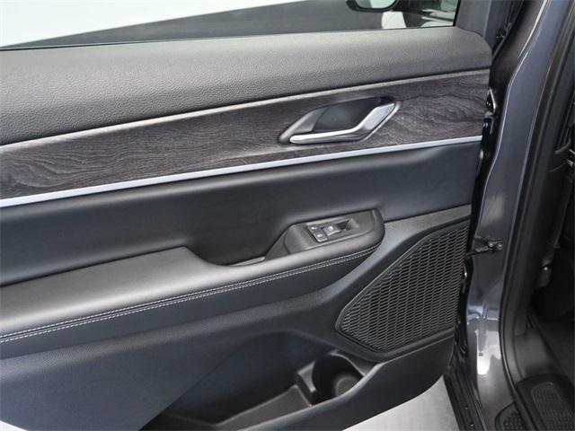 new 2025 Jeep Grand Cherokee L car, priced at $42,512