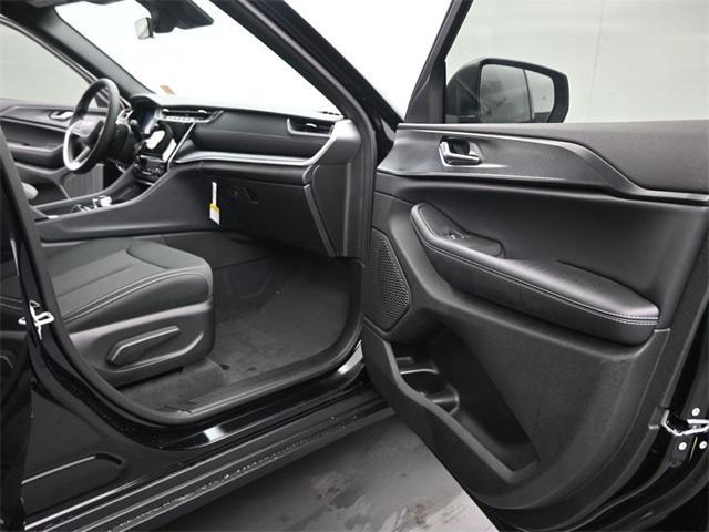 new 2025 Jeep Grand Cherokee car, priced at $32,125