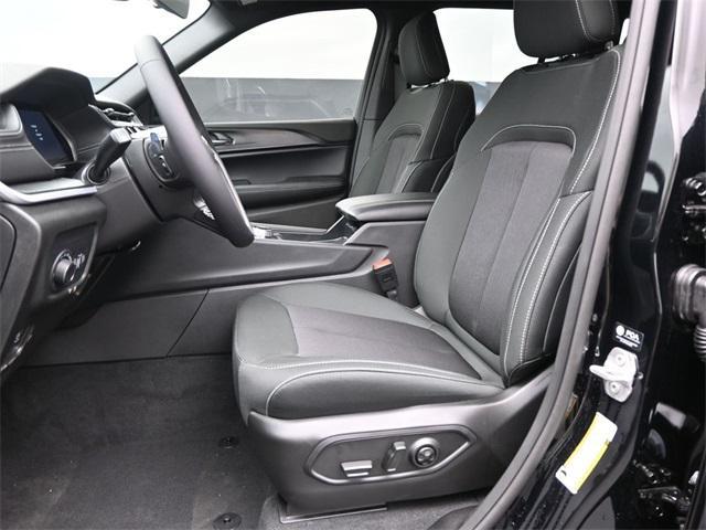 new 2025 Jeep Grand Cherokee car, priced at $32,125