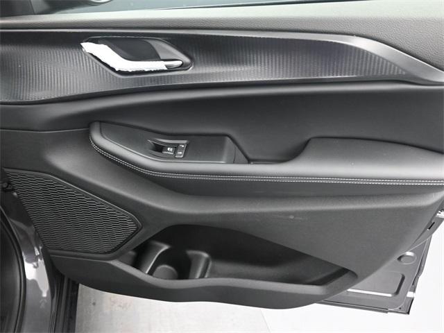 new 2025 Jeep Grand Cherokee car, priced at $33,525