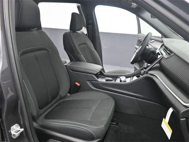 new 2025 Jeep Grand Cherokee car, priced at $33,525