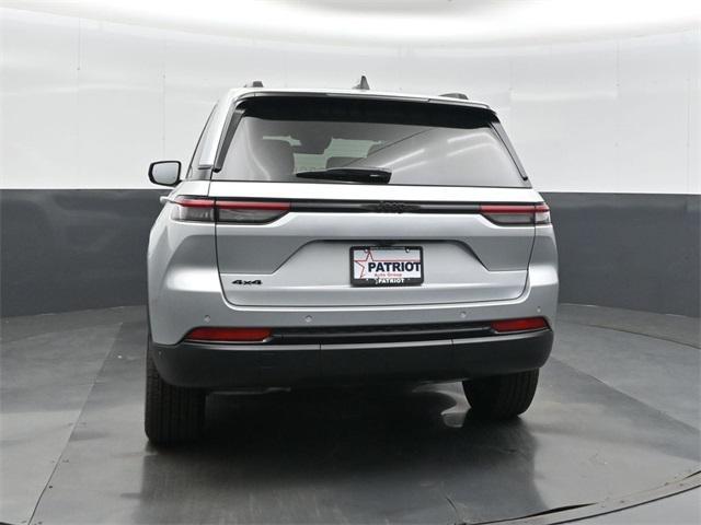 new 2025 Jeep Grand Cherokee car, priced at $38,975