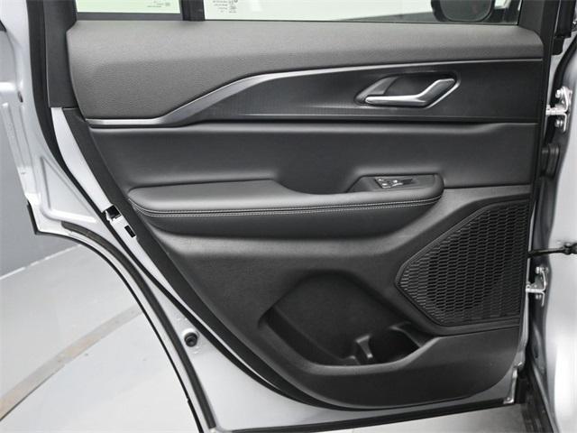 new 2025 Jeep Grand Cherokee car, priced at $38,975