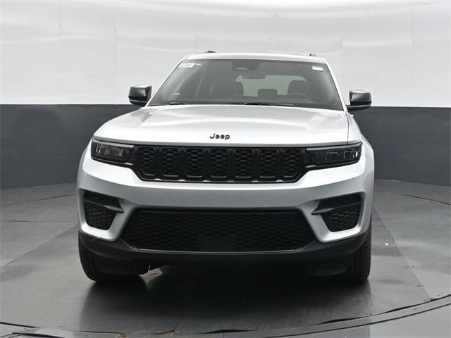 new 2025 Jeep Grand Cherokee car, priced at $38,975