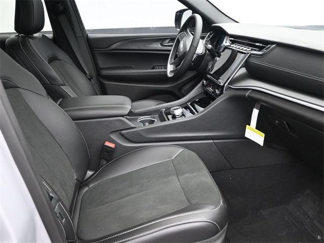 new 2025 Jeep Grand Cherokee car, priced at $38,975