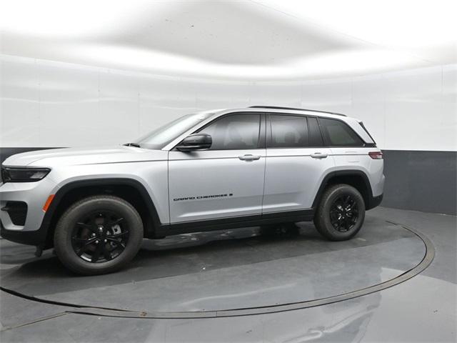 new 2025 Jeep Grand Cherokee car, priced at $38,975