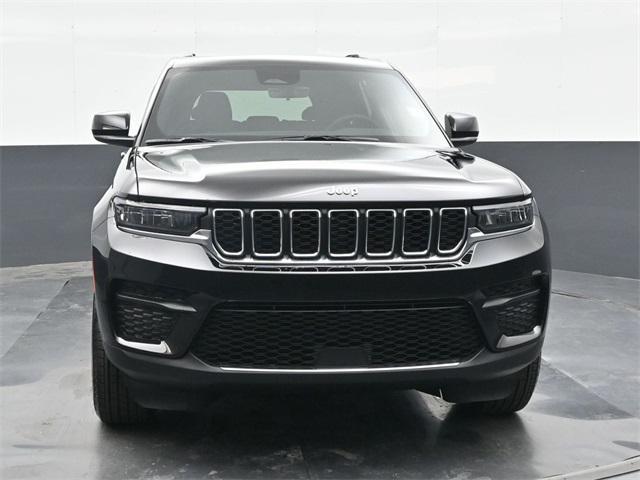 new 2025 Jeep Grand Cherokee car, priced at $35,698