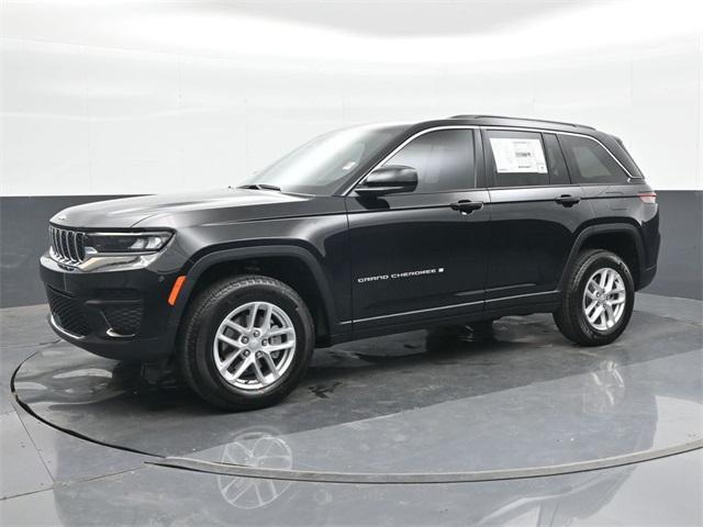 new 2025 Jeep Grand Cherokee car, priced at $35,698