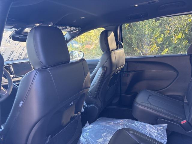 new 2026 Chrysler Pacifica car, priced at $36,692