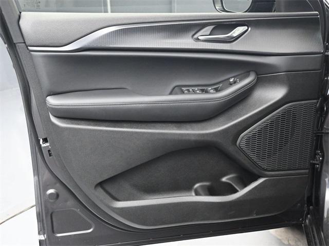 new 2025 Jeep Grand Cherokee L car, priced at $40,370