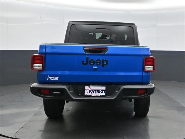 new 2025 Jeep Gladiator car, priced at $42,689