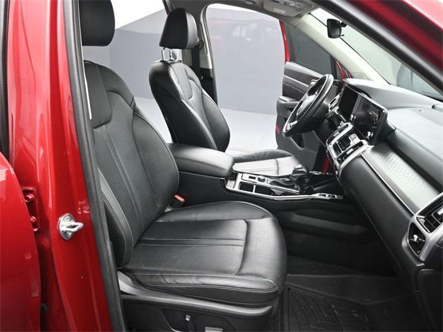 used 2022 Kia Sorento car, priced at $31,900
