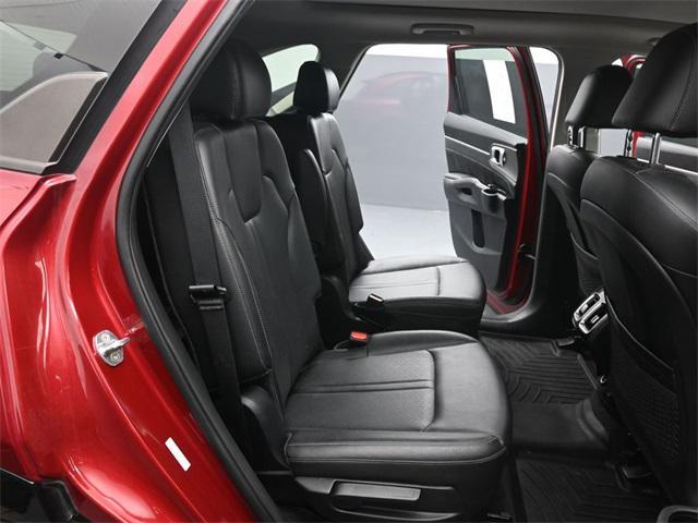 used 2022 Kia Sorento car, priced at $31,900