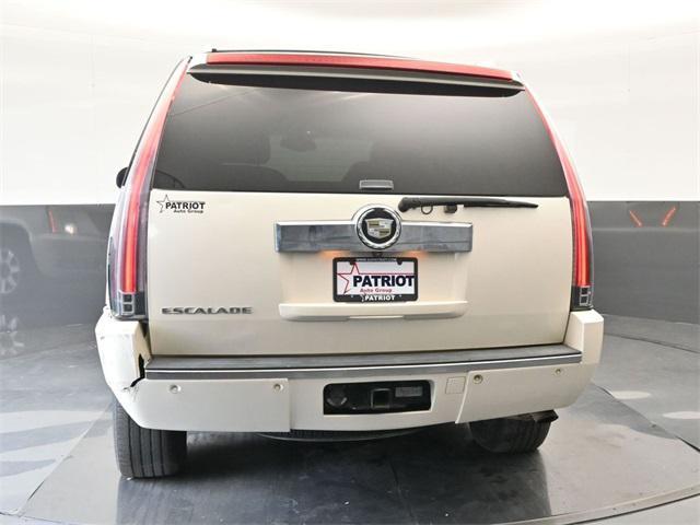 used 2007 Cadillac Escalade car, priced at $3,500