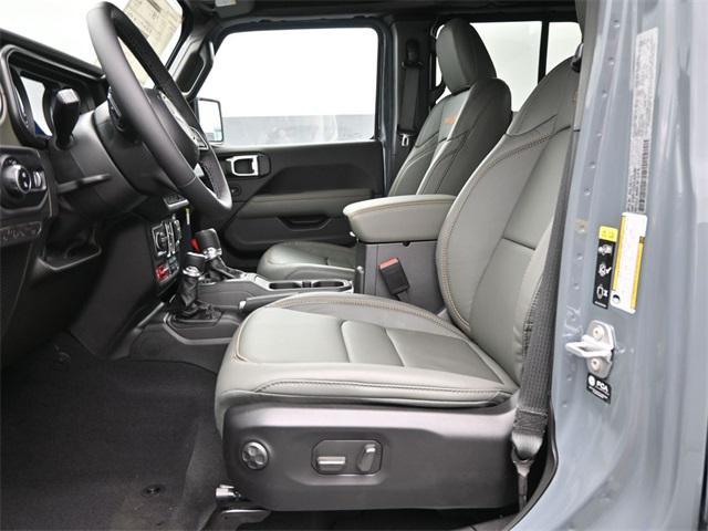 new 2025 Jeep Gladiator car, priced at $50,227