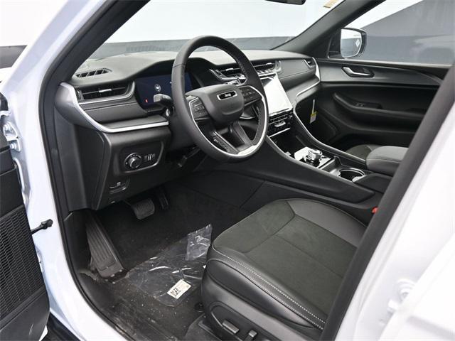 new 2025 Jeep Grand Cherokee L car, priced at $41,568