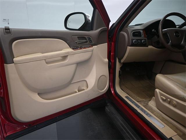 used 2013 Chevrolet Suburban car, priced at $10,000