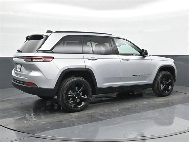 new 2025 Jeep Grand Cherokee car, priced at $40,698