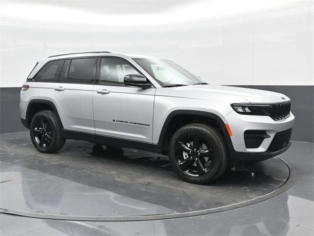 new 2025 Jeep Grand Cherokee car, priced at $40,698