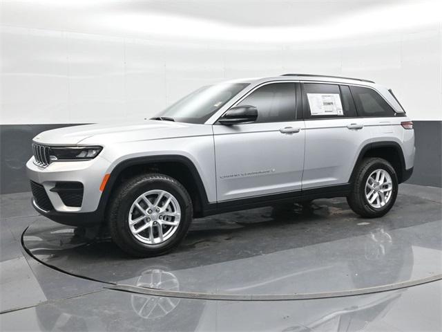 new 2025 Jeep Grand Cherokee car, priced at $35,698