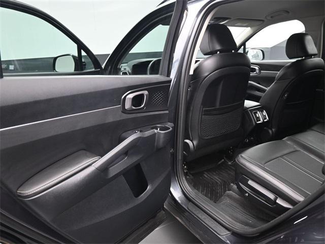 used 2023 Kia Sorento car, priced at $27,700