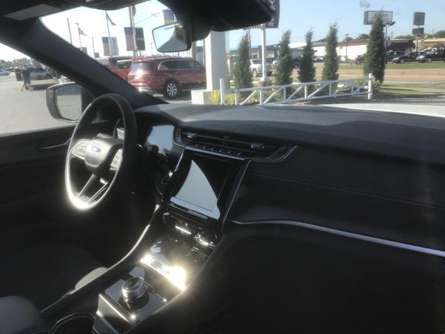 new 2025 Jeep Grand Cherokee car, priced at $32,930