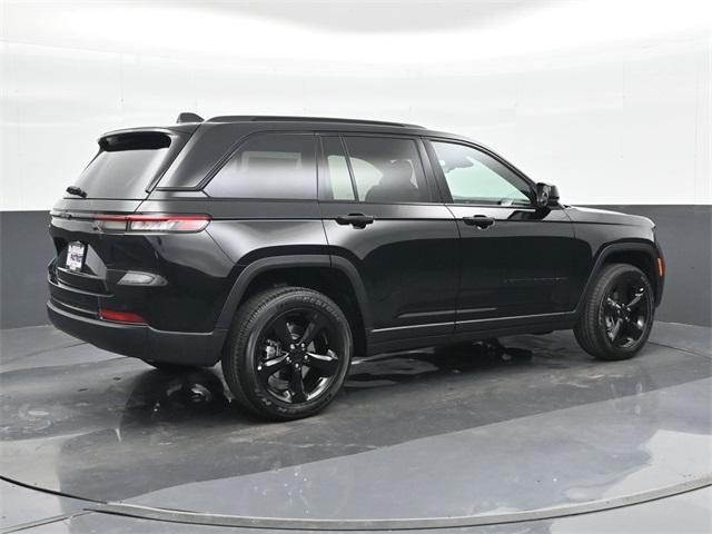 new 2025 Jeep Grand Cherokee car, priced at $38,198