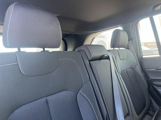 new 2025 Jeep Grand Cherokee car, priced at $33,525