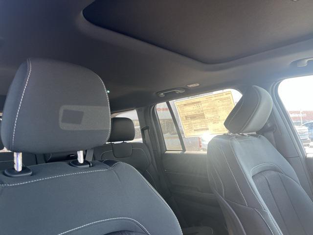 new 2025 Jeep Grand Cherokee car, priced at $33,525