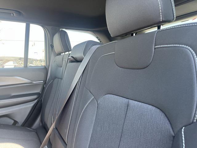new 2025 Jeep Grand Cherokee car, priced at $33,525