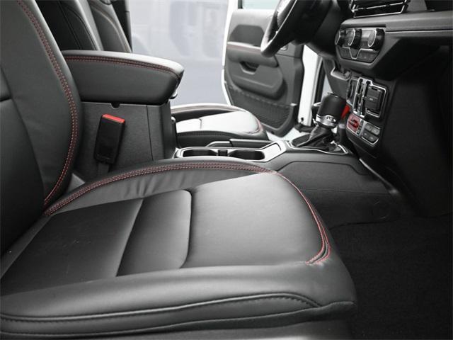new 2025 Jeep Gladiator car, priced at $50,306