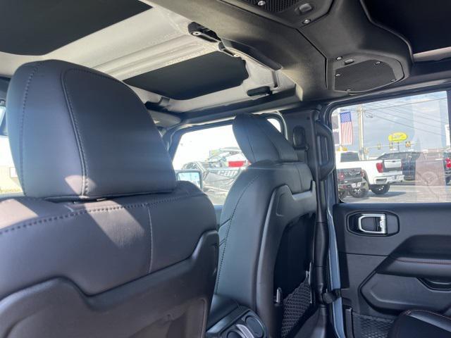 new 2025 Jeep Gladiator car, priced at $50,306