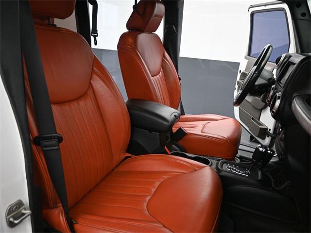 used 2015 Jeep Wrangler Unlimited car, priced at $22,700