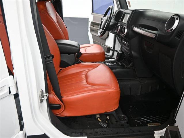 used 2015 Jeep Wrangler Unlimited car, priced at $22,700
