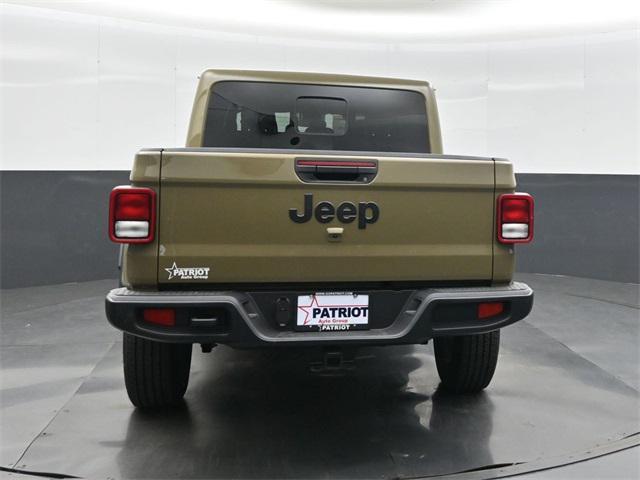 new 2025 Jeep Gladiator car, priced at $45,800