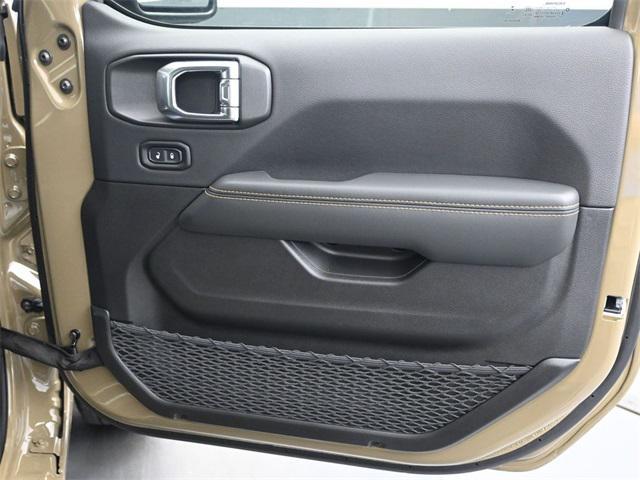 new 2025 Jeep Gladiator car, priced at $45,800