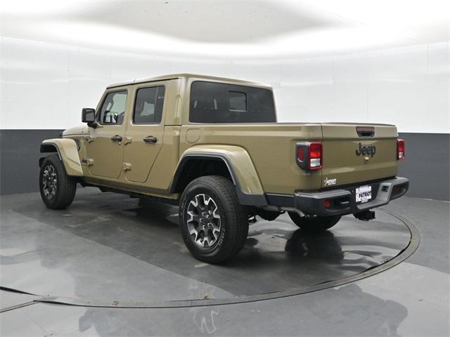 new 2025 Jeep Gladiator car, priced at $45,800