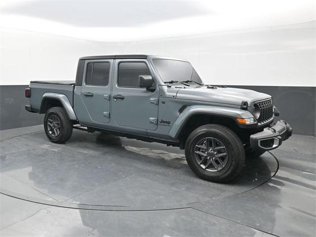 used 2024 Jeep Gladiator car, priced at $37,700