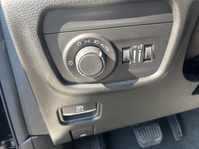 new 2025 Jeep Grand Cherokee car, priced at $39,495