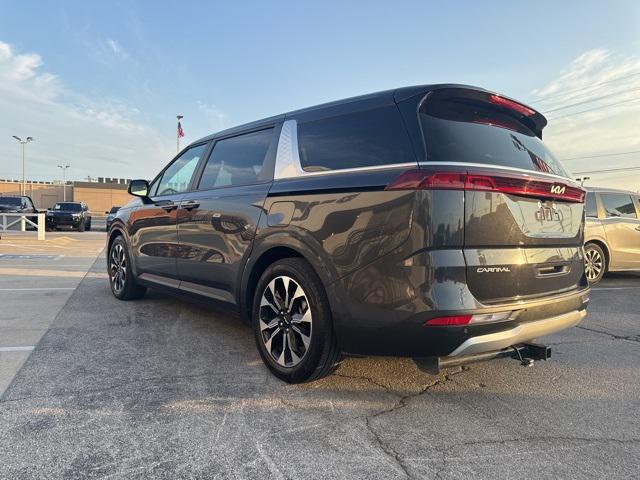 used 2024 Kia Carnival car, priced at $40,000