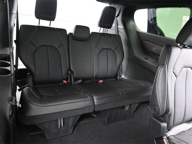 new 2025 Chrysler Pacifica car, priced at $37,470