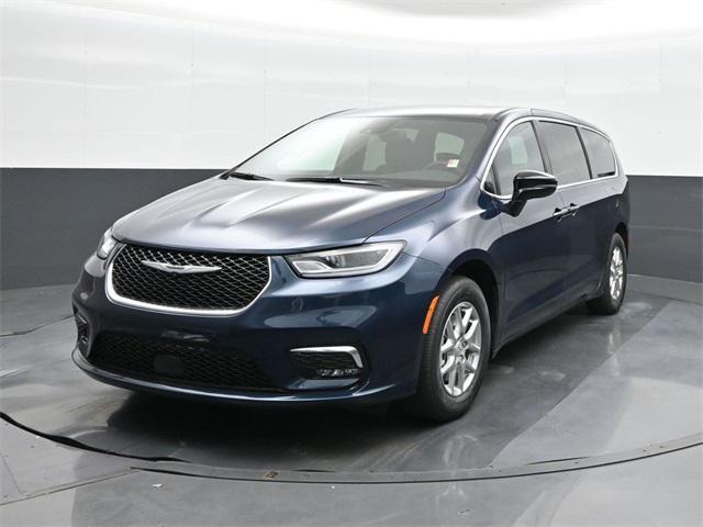 new 2025 Chrysler Pacifica car, priced at $37,470