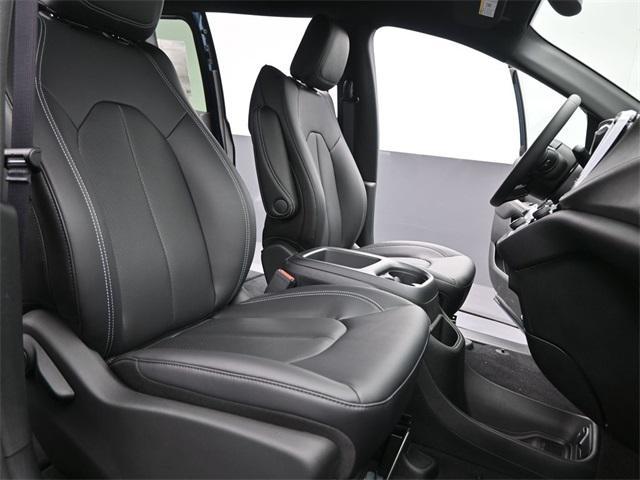 new 2025 Chrysler Pacifica car, priced at $37,470