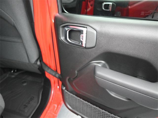 new 2025 Jeep Wrangler car, priced at $43,168