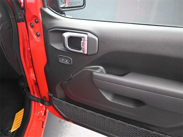 new 2025 Jeep Wrangler car, priced at $43,168