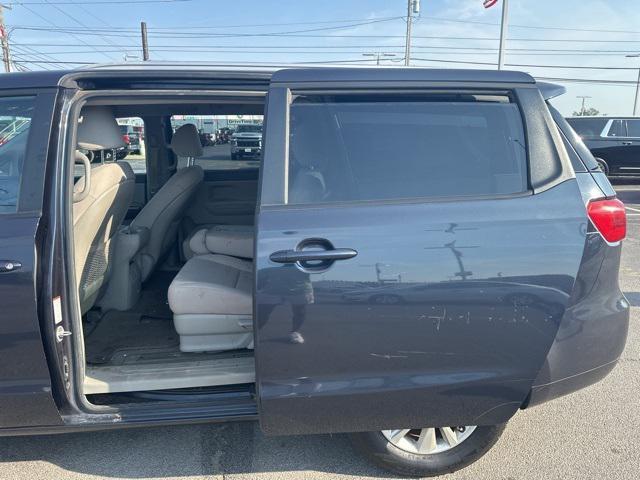 used 2016 Kia Sedona car, priced at $4,000