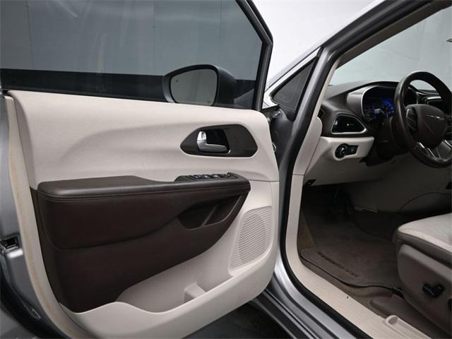 used 2017 Chrysler Pacifica car, priced at $7,500