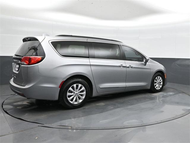 used 2017 Chrysler Pacifica car, priced at $7,500