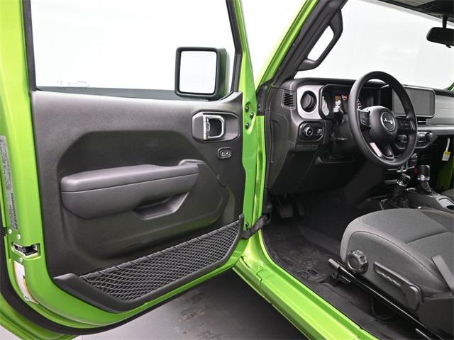 new 2025 Jeep Wrangler car, priced at $34,107