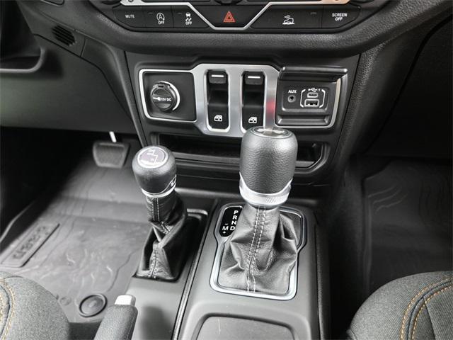 new 2025 Jeep Wrangler car, priced at $34,107